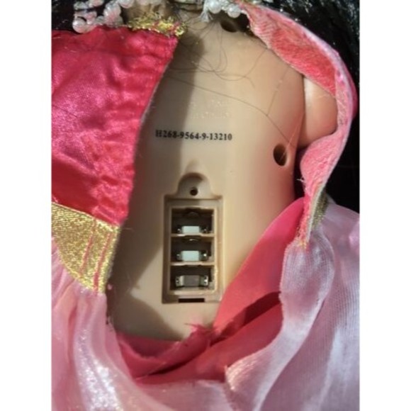 Disney Store It's A Small World INDIA Doll With Outfit Shoes Retired - Picture 10 of 16